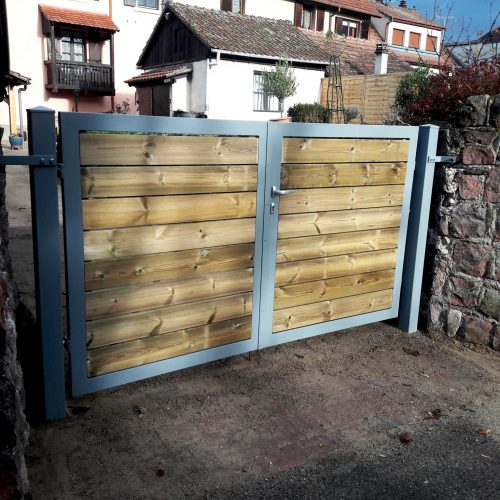 Portail métal et bois