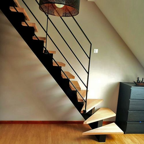 Escalier métallique avec marche en bois